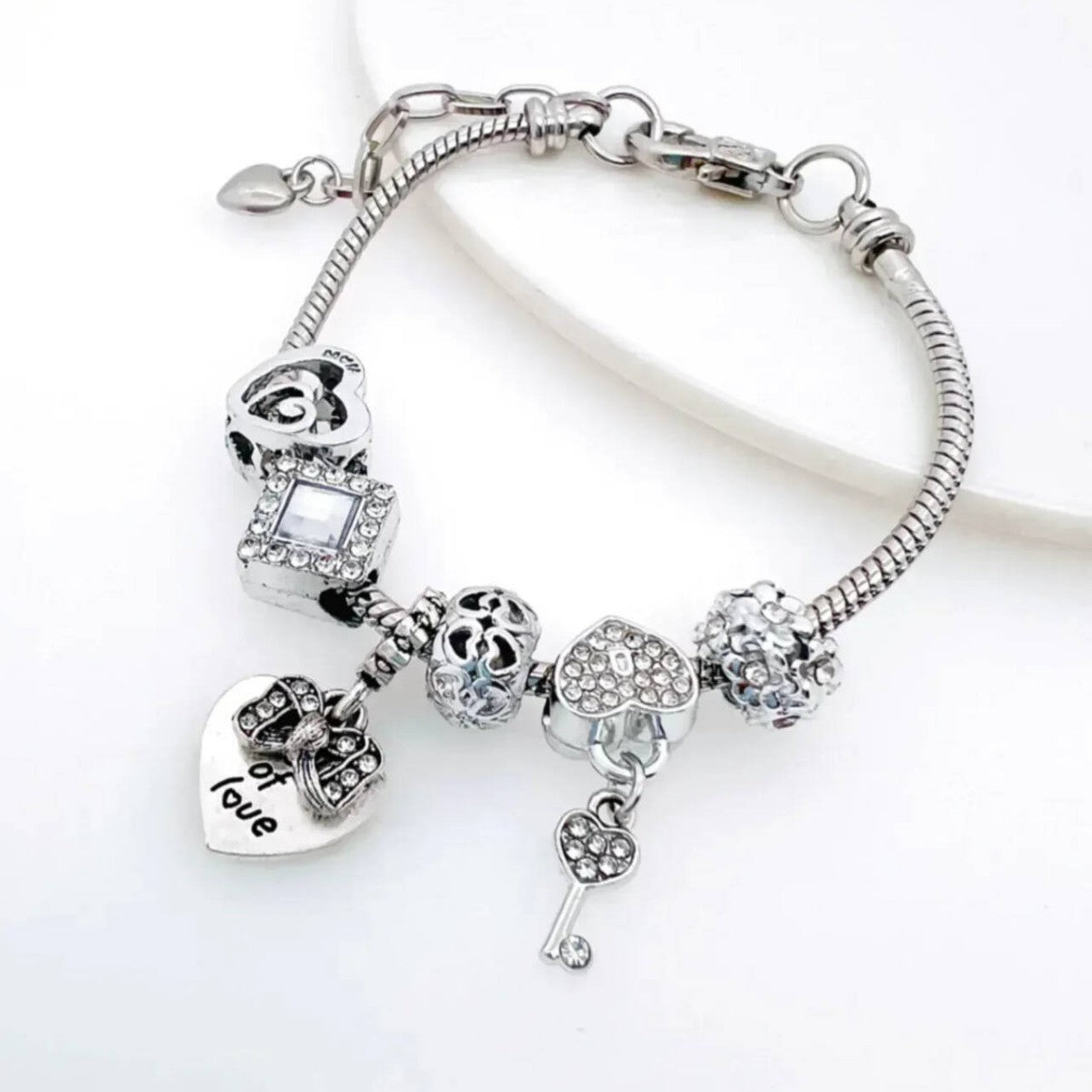 Advanced Heart Shape With Diamond Key Bracelets