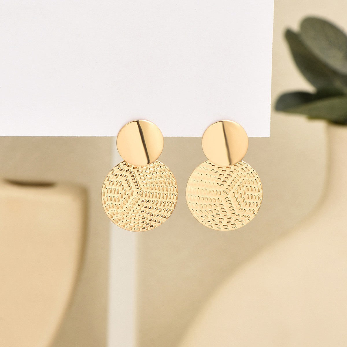 Women's Personality Metal Geometry Retro Aloofness Style Earrings