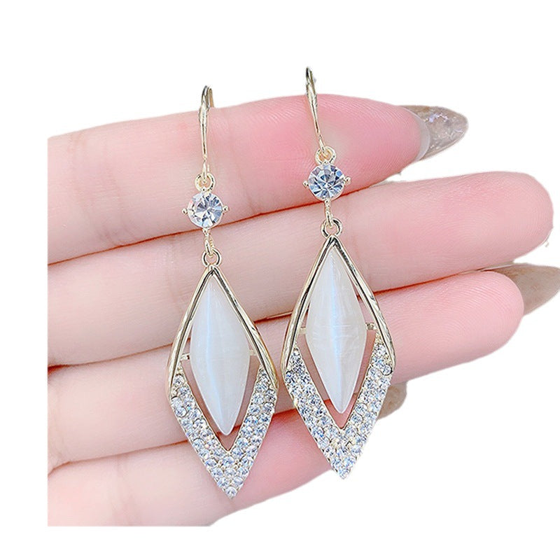 High-grade Sense Geometric Diamond Female Fashion Temperament Ear Hook