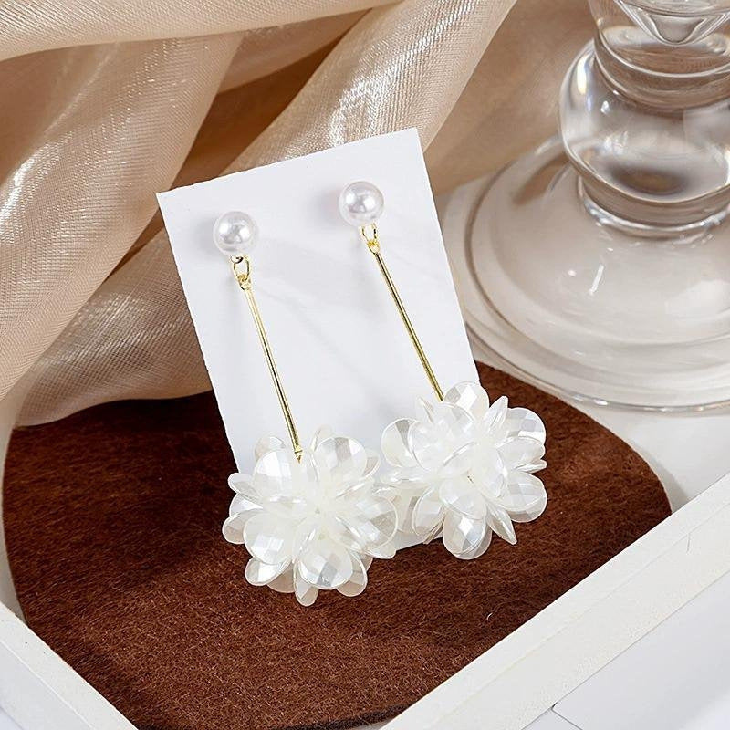 Women's Happy Duo Sweet Three-dimensional Flower Pearl Temperament Long Wild Earrings
