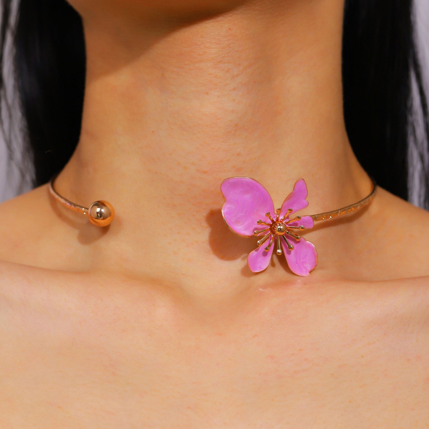 Women's Fashionable Retro Flower Light Luxury Design Drop Color Necklaces