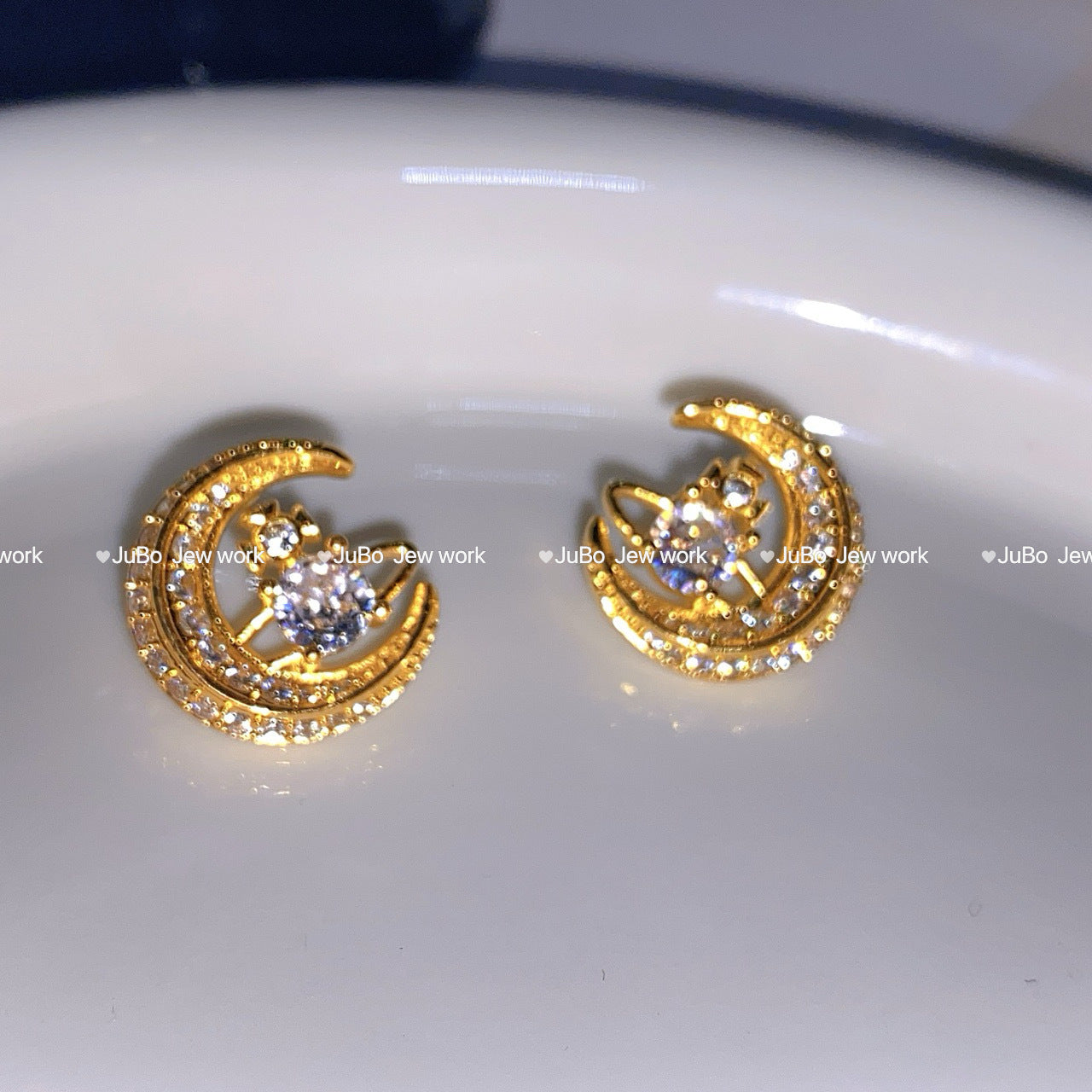 Three-dimensional Saturn Female Sweet Temperament Peach Love Earrings