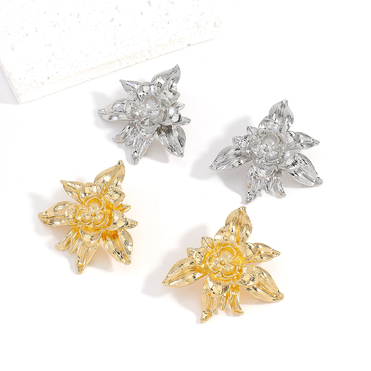 Mild Luxury Retro Three-dimensional Flower Fashion Grandeur Earrings