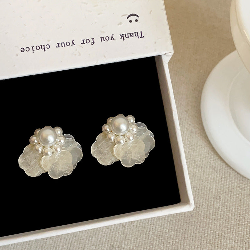 Design Cloud Petal Shell Pearl Female French Gentle Affordable Luxury Earrings
