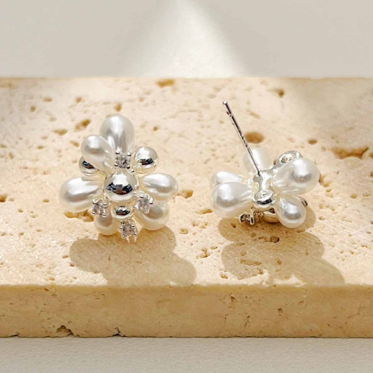 Comfortable High-grade Popcorn Pearl Fashion Commuter Stud Earrings