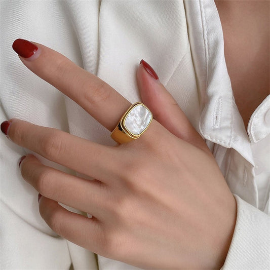 White Shell Simple Gold Square Female Titanium Steel Rings