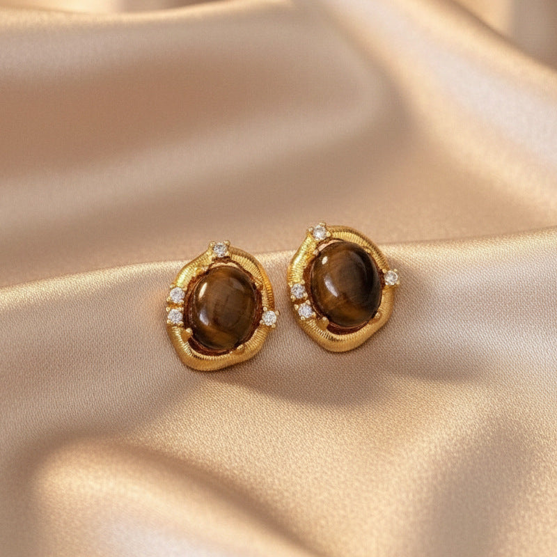 Women's Special Interest Light Luxury High-grade Retro Style Stud Earrings
