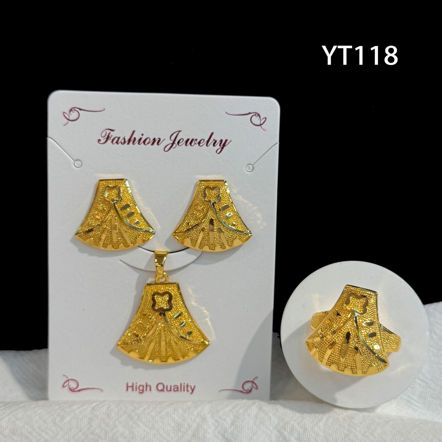 Gilding Hollow Pattern Niche Design Disc Pendants