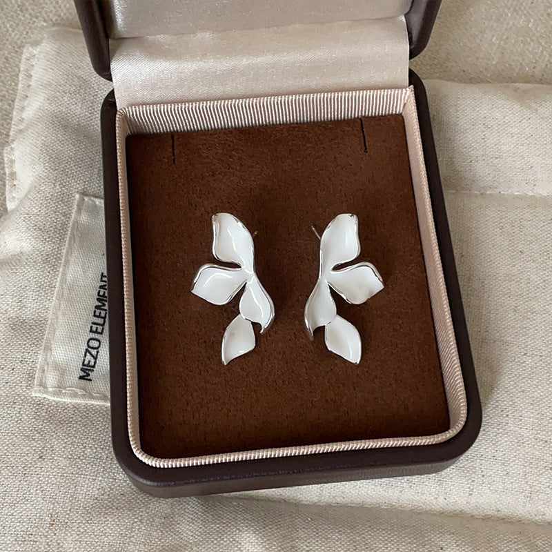 Women's Trendy White Glaze Flowers Simple High Sense Rings
