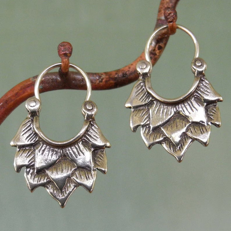 Curved Metal Ear Retro Hollow Curly Ancient Earrings