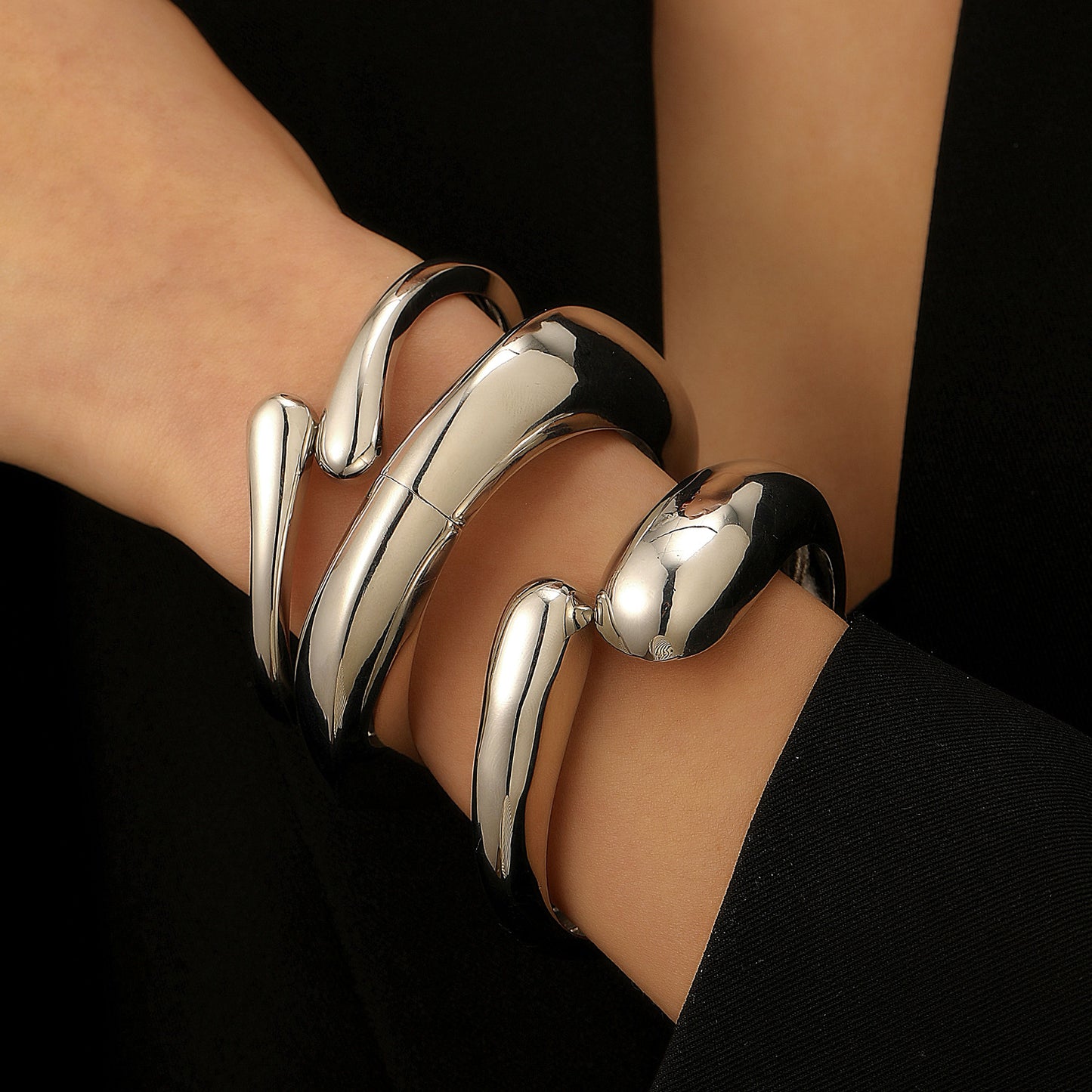 Exaggerated Irregular Glossy Design Sense Geometric Bracelets