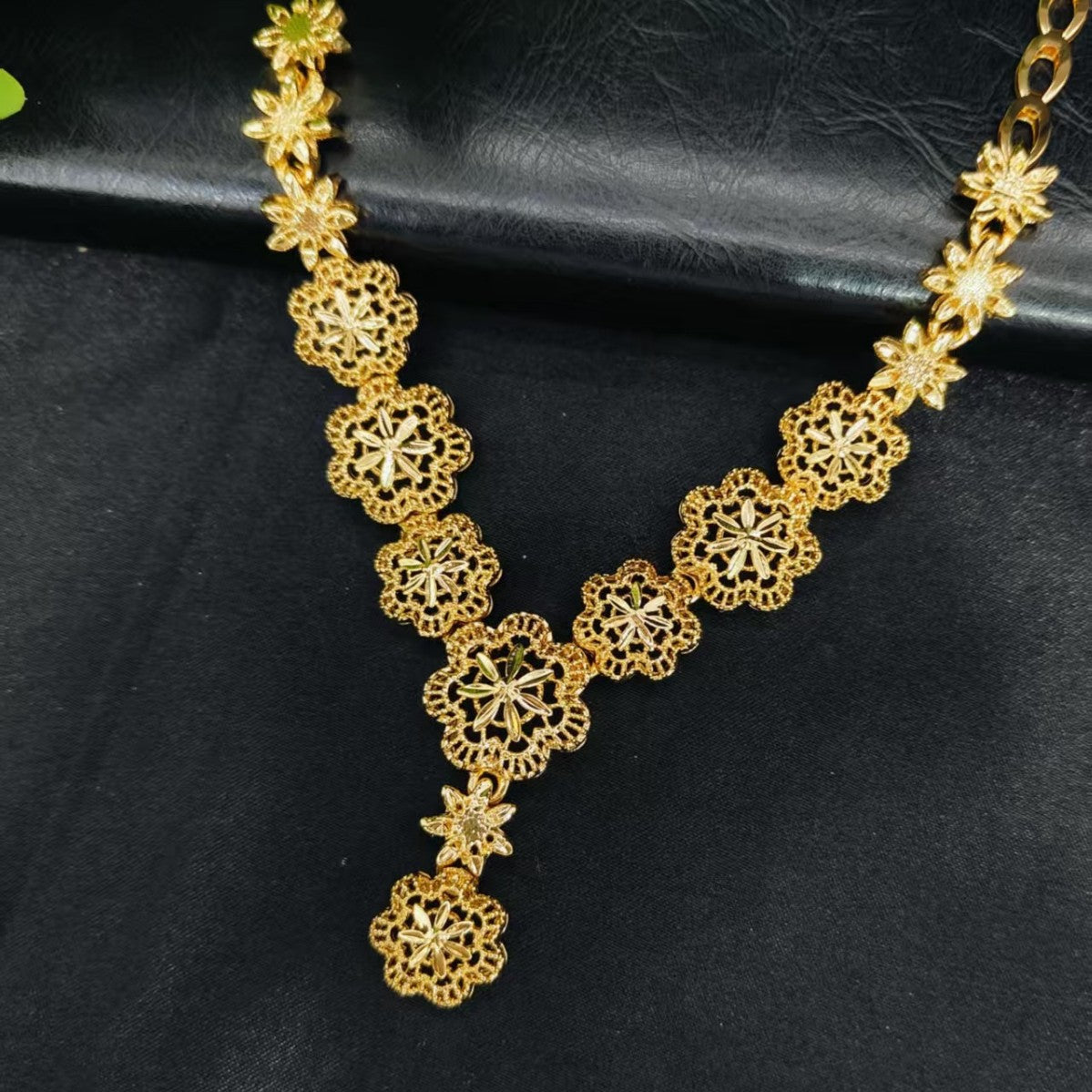 Popular Elegant Gold Flower Indian Bride Jewelry Set