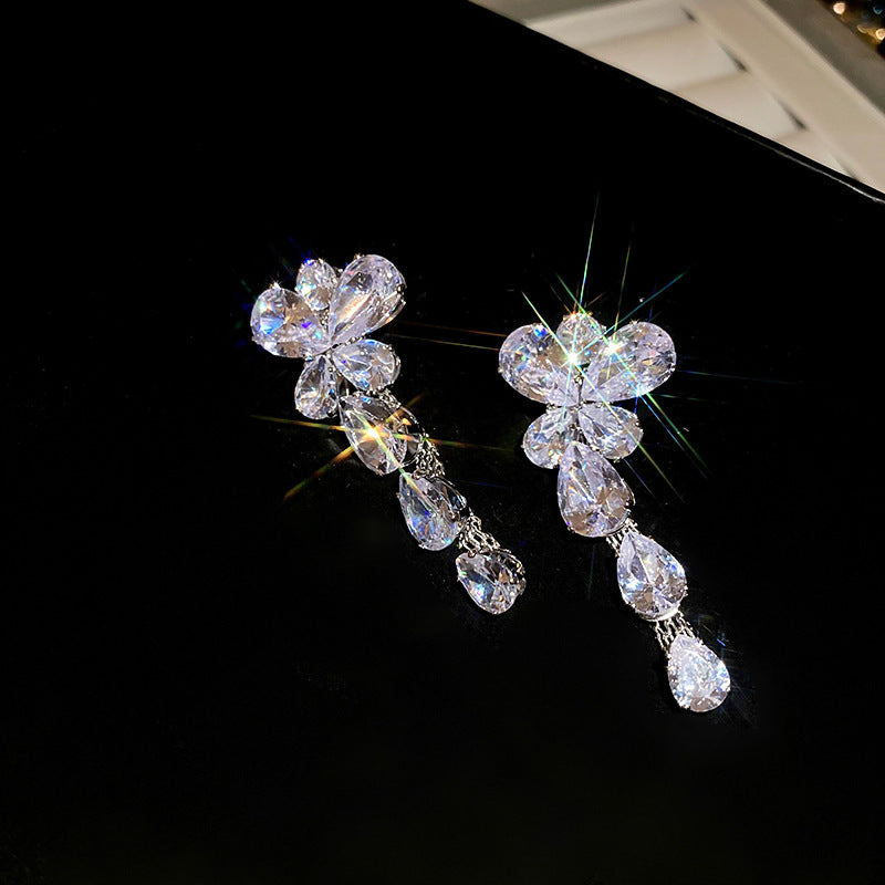 Women's Style Banquet Luxury Geometric Water Drop Light High-grade Party Earrings