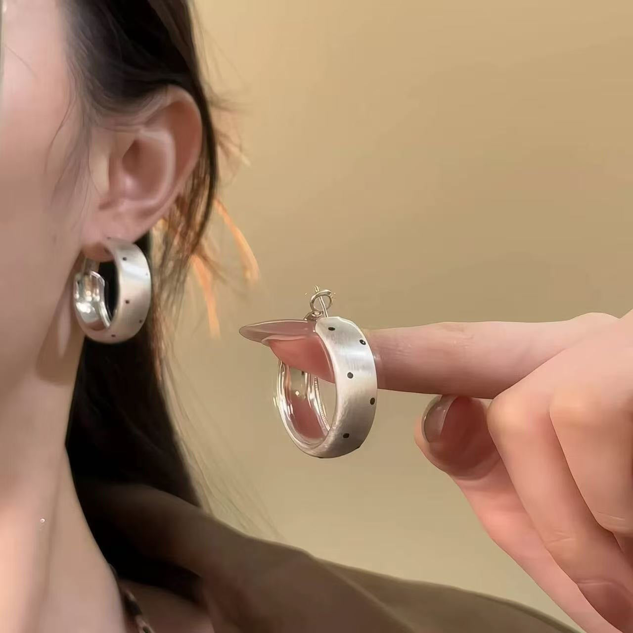 Women's Polka Dot Round Simple Light Luxury Earrings