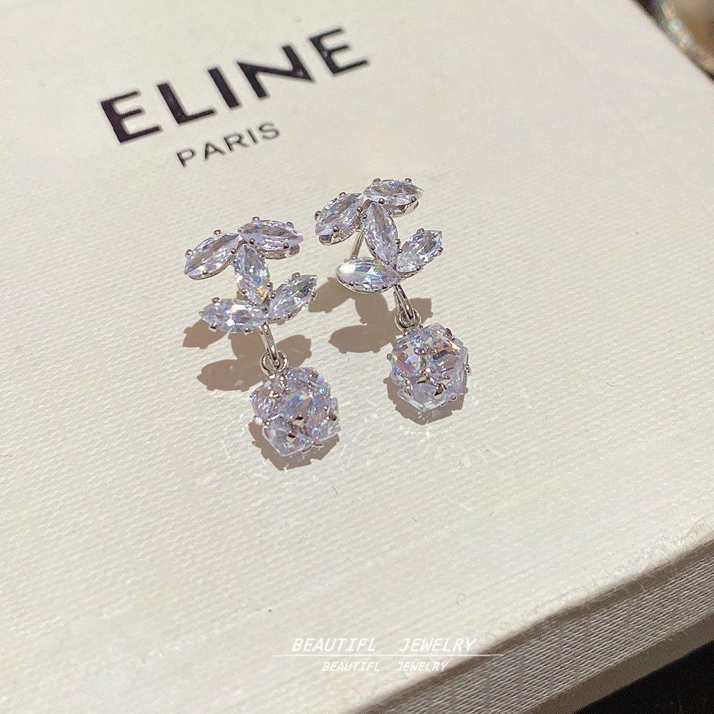 Women's Style Super Flash Zircon Alphabet Letter Light Luxury High-grade Elegant Earrings