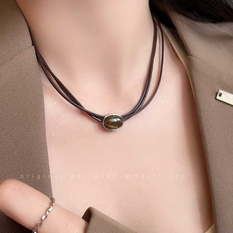 Women's Retro Leather Tiger Eye Chinese Style Twin Niche Necklaces