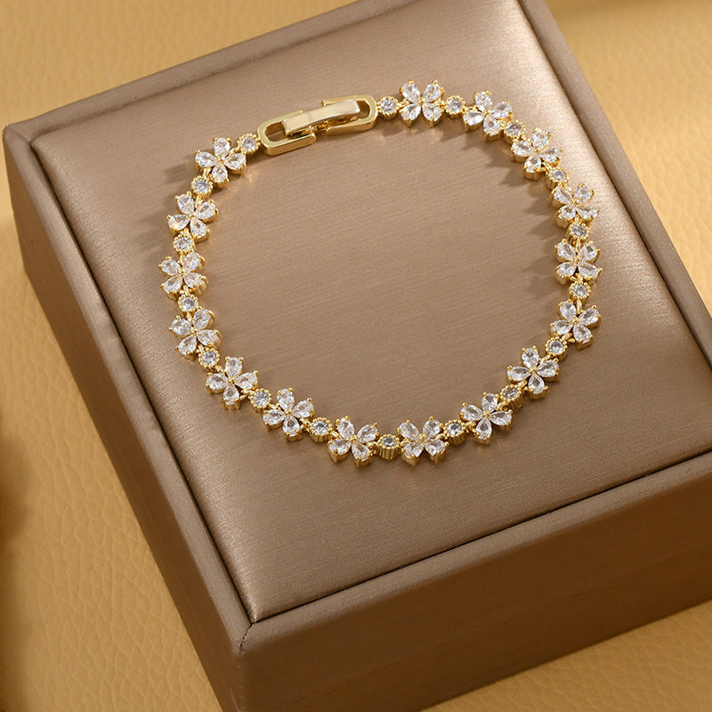 Women's Inlaid Zircon Temperamental Design High-grade Petal Bracelet