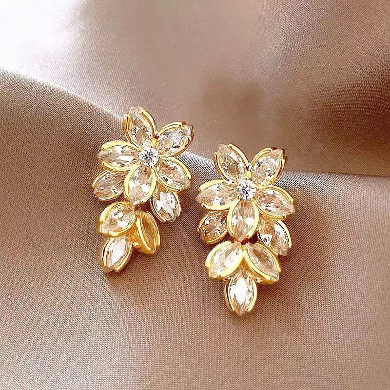 Women's Style Flower Advanced Design Light Luxury Temperament Earrings