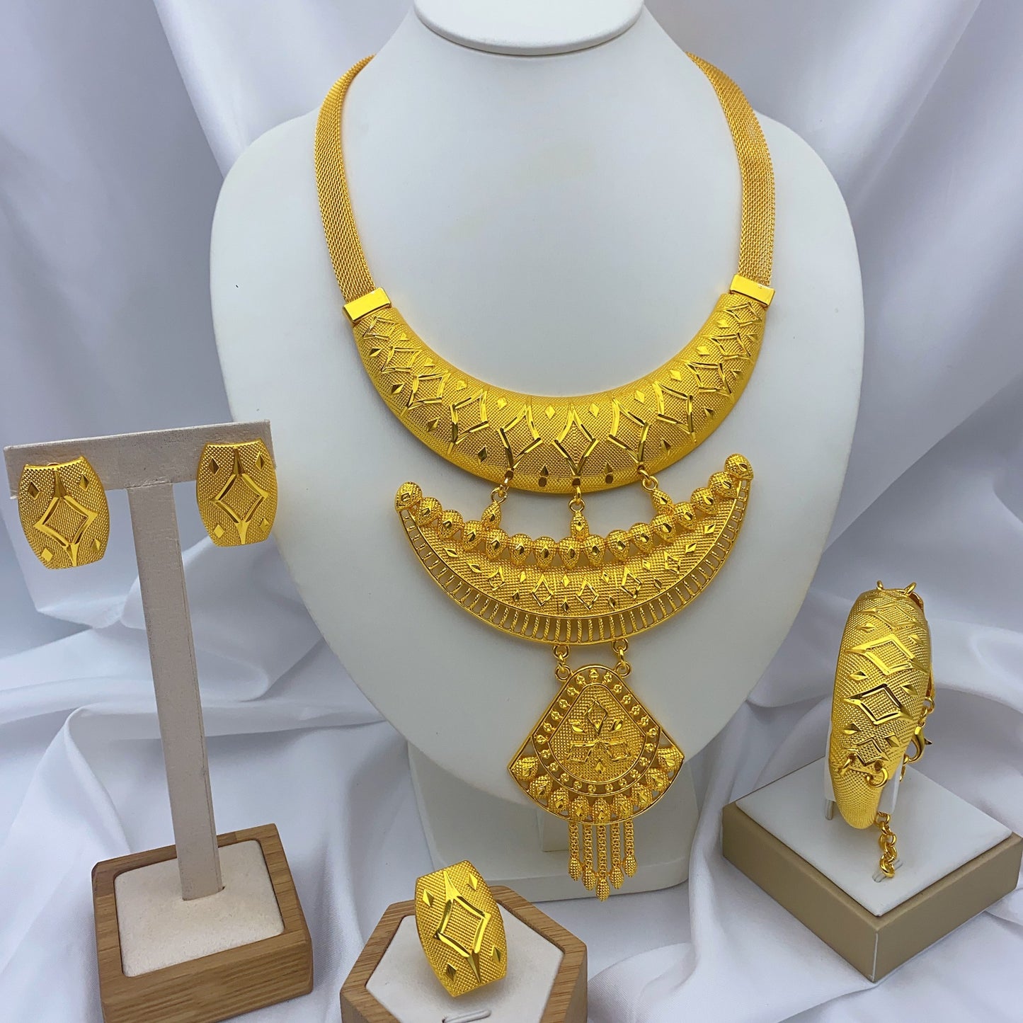 Innovative New Women's Gold-plated Bridal Indian Rings