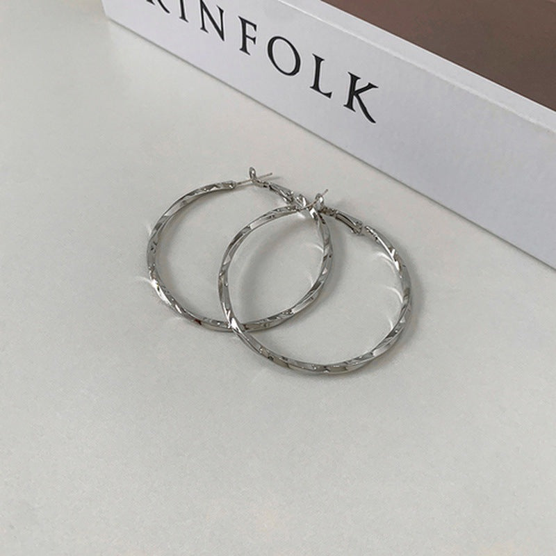 Light Luxury High-grade Female Fashion Retro Stud Earrings