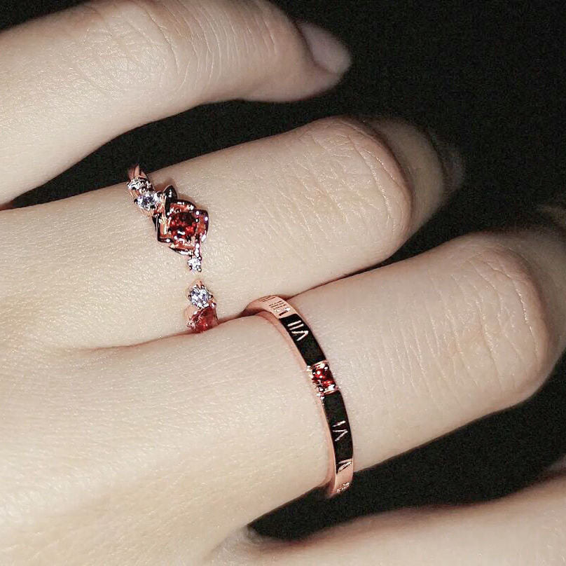 Theme Rose Time Mr Queen's Choice Light Luxury Rings