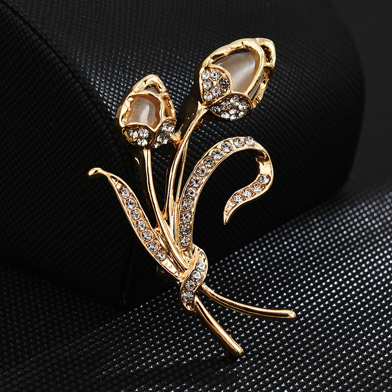 White Rabbit Note Rose Clothes Pin Brooches