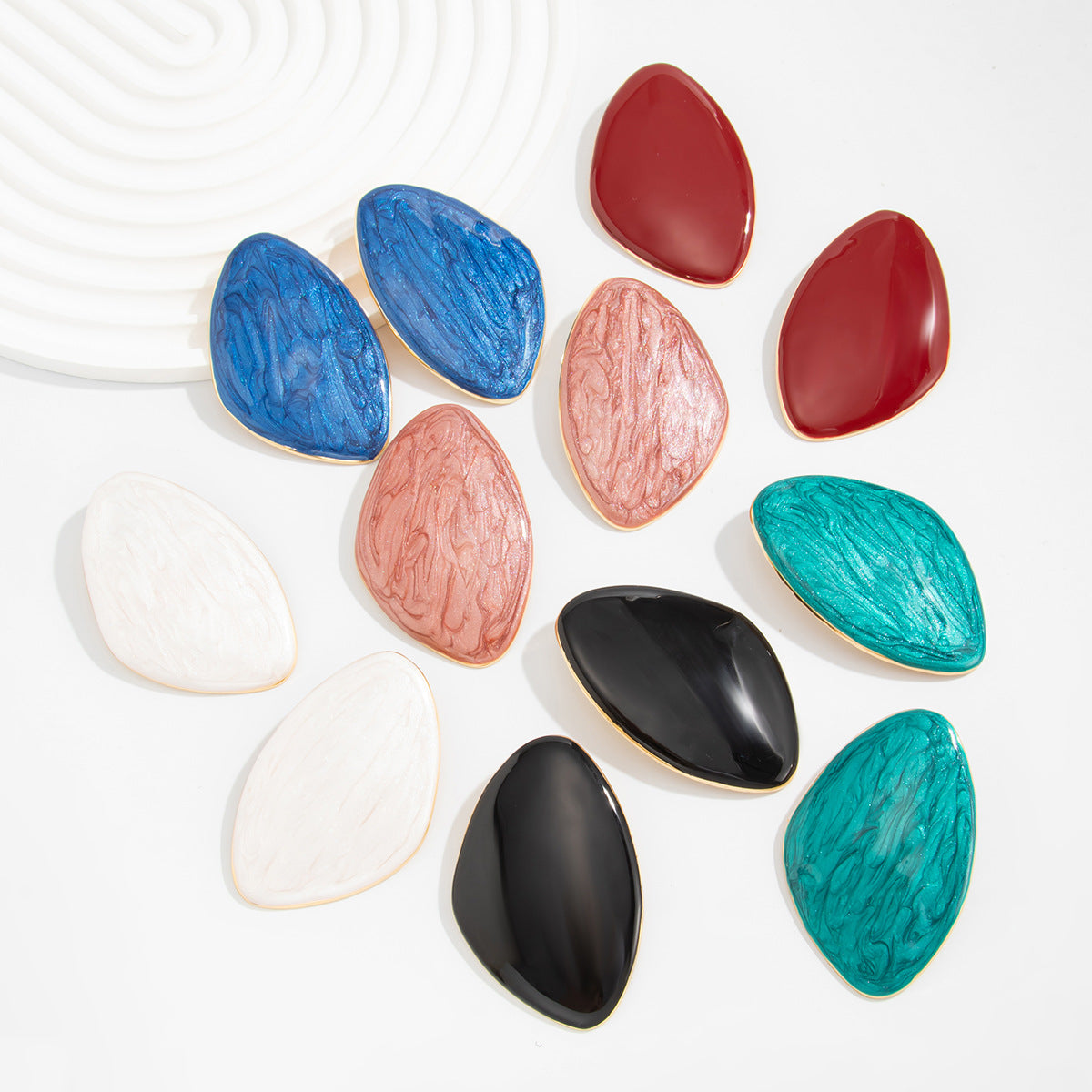 Resin Gemstone Retro Geometric Irregular Pleated Stud Earrings