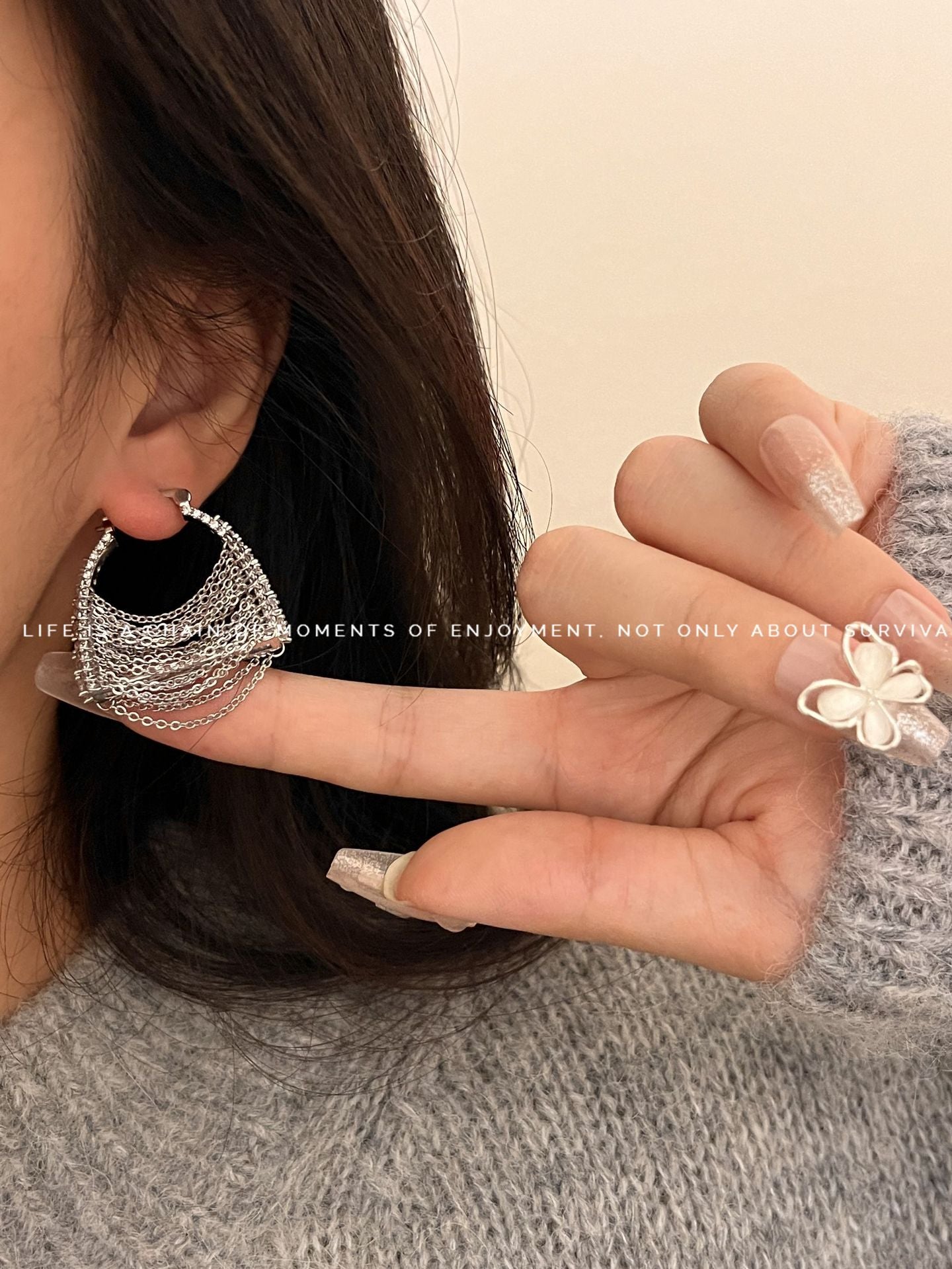Retro High-grade Classic Style Copper Plated Gold Bag Chain Tassel Earrings