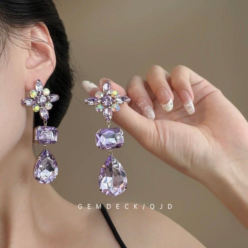 Women's Style Banquet Luxury Geometric Water Drop Light High-grade Party Earrings