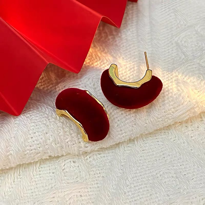 Vintage Veet High-grade Temperament Classic Style Simple Earrings