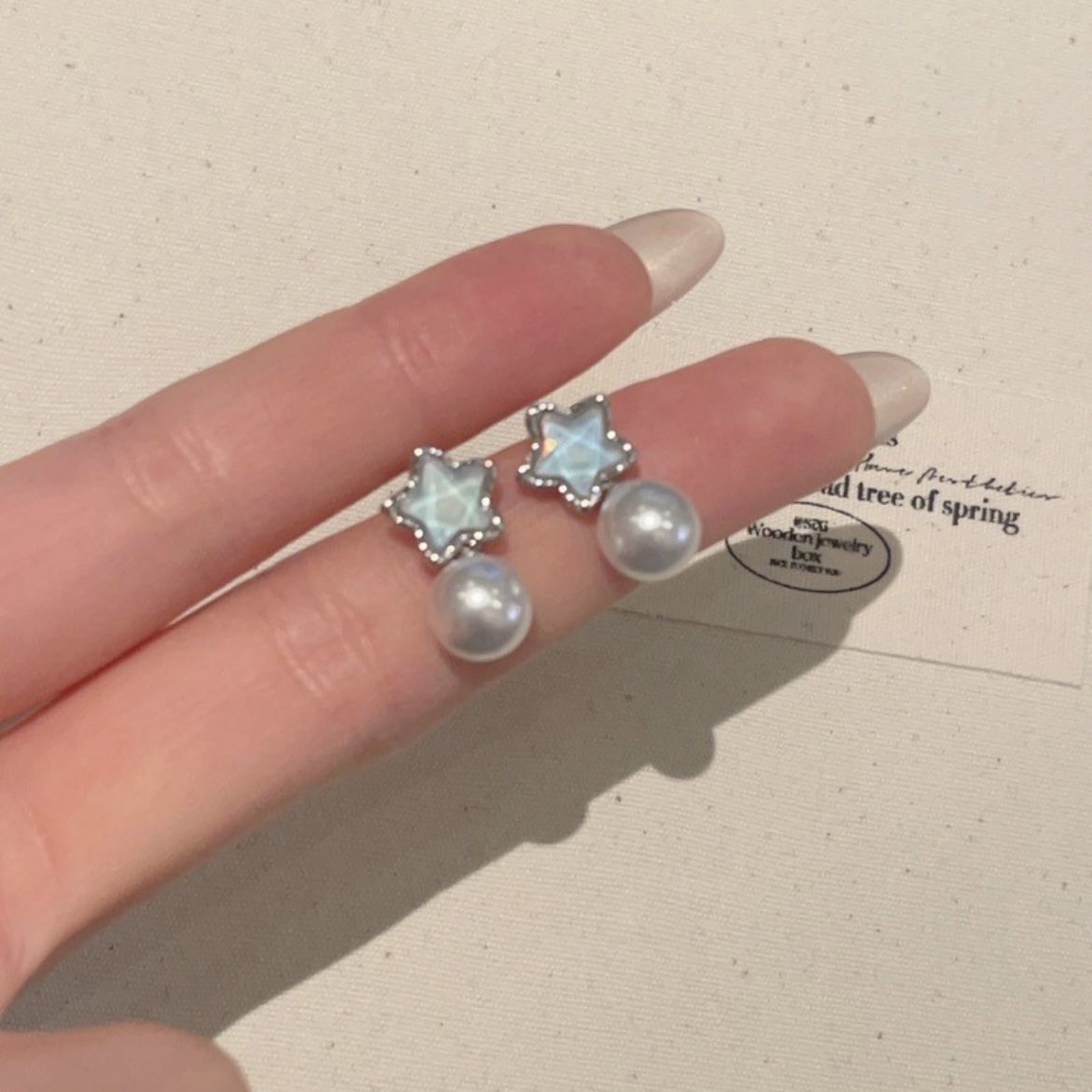 Women's Bone Niche Clips Light Luxury Elegant Stud Earrings