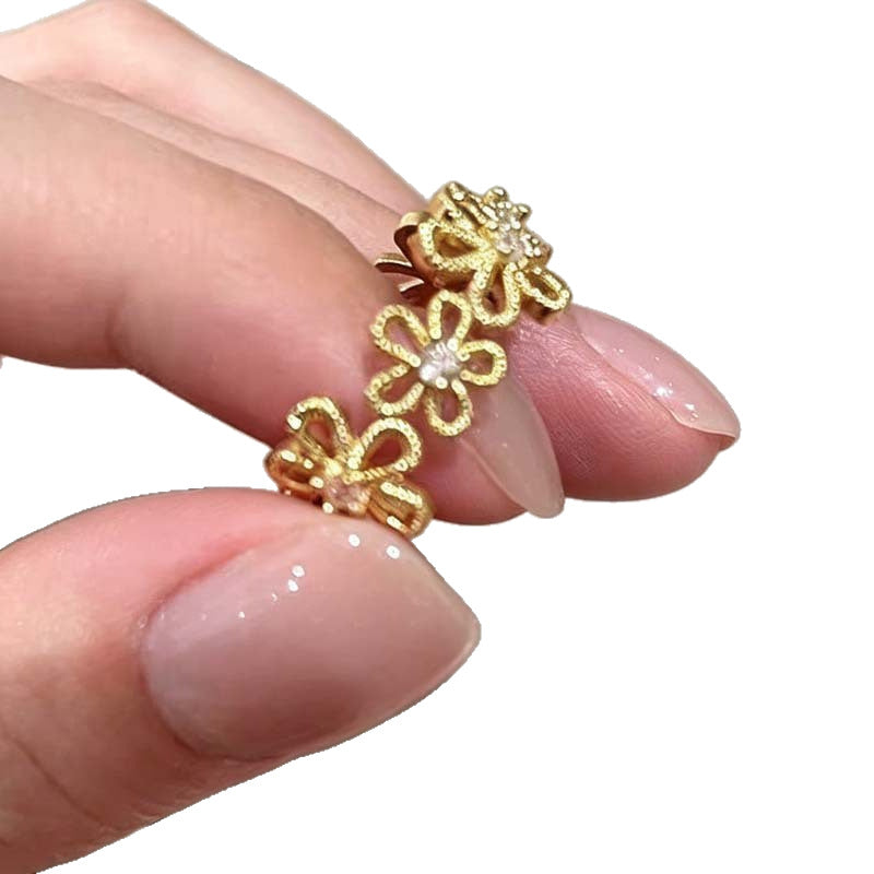 Women's Hollow Lace Flower Light Luxury High Ring