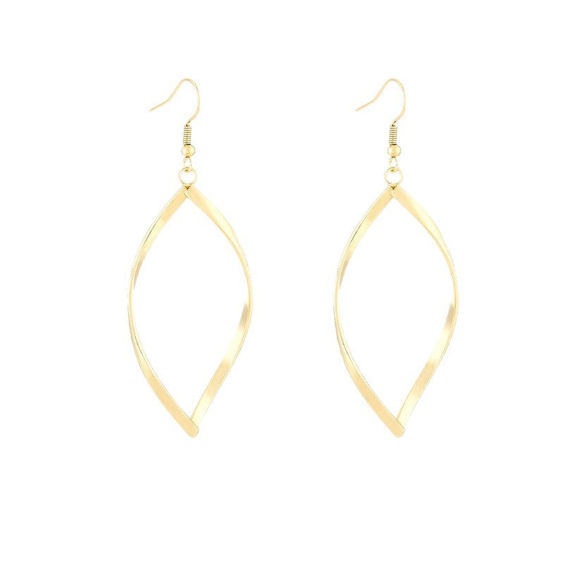 Fashion Twisted Diamond Exaggerated Personalized Premium Ear Hook