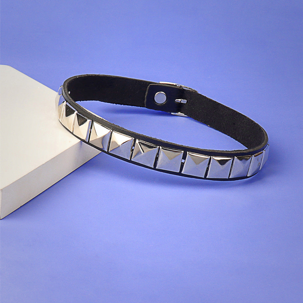 Women's Punk Simple Gang Drill Leather Clavicle Collar