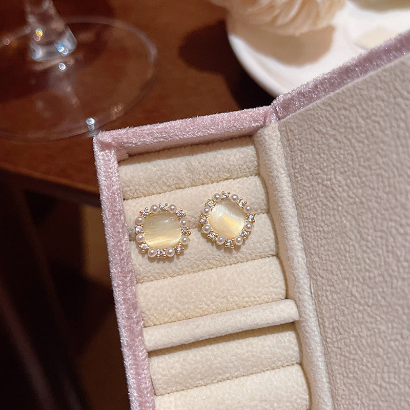 Women's Gentle Small Sugar Cube Opal Pearl Light Luxury High-grade Beautiful Stud Earrings