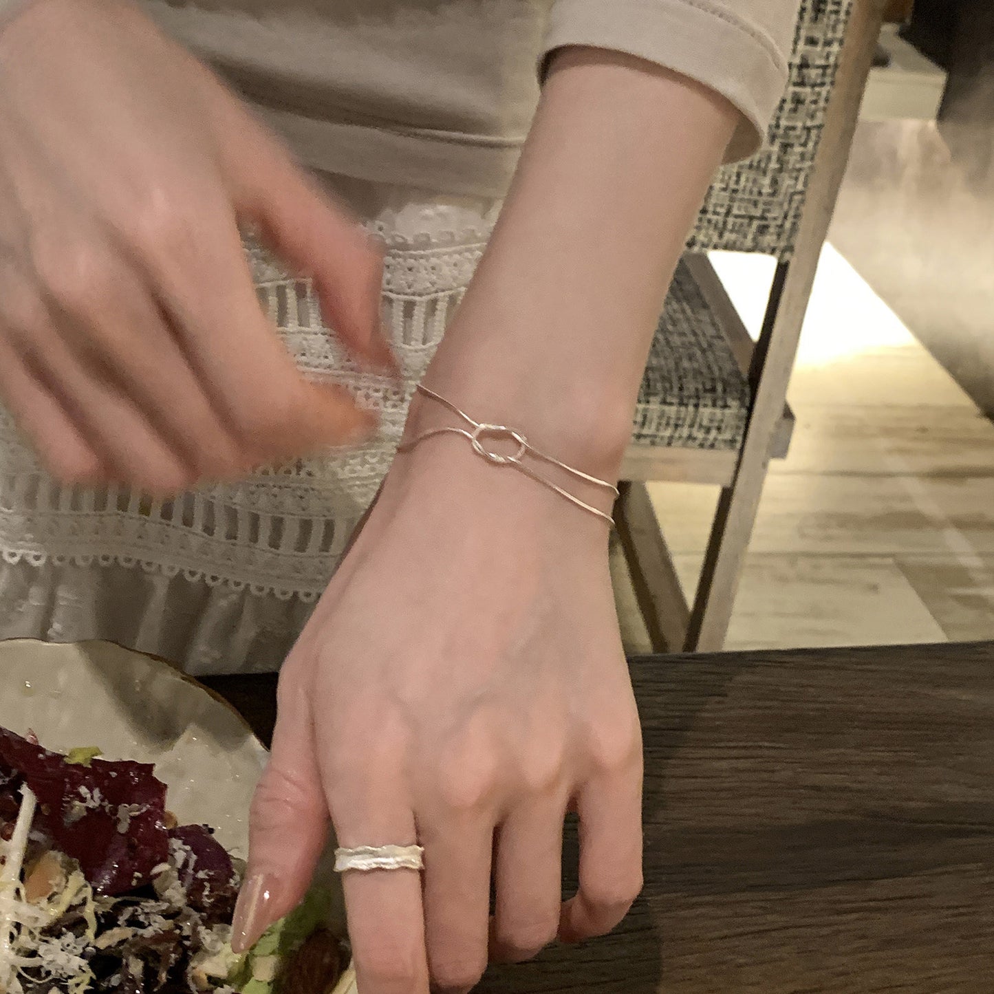 Women's Simple Fashion Snake Bones Chain Connecting Cold Style Design Bracelet