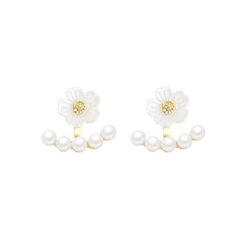 Women's Simple Fresh Pearl Flower Elegant High-grade One Style Earrings