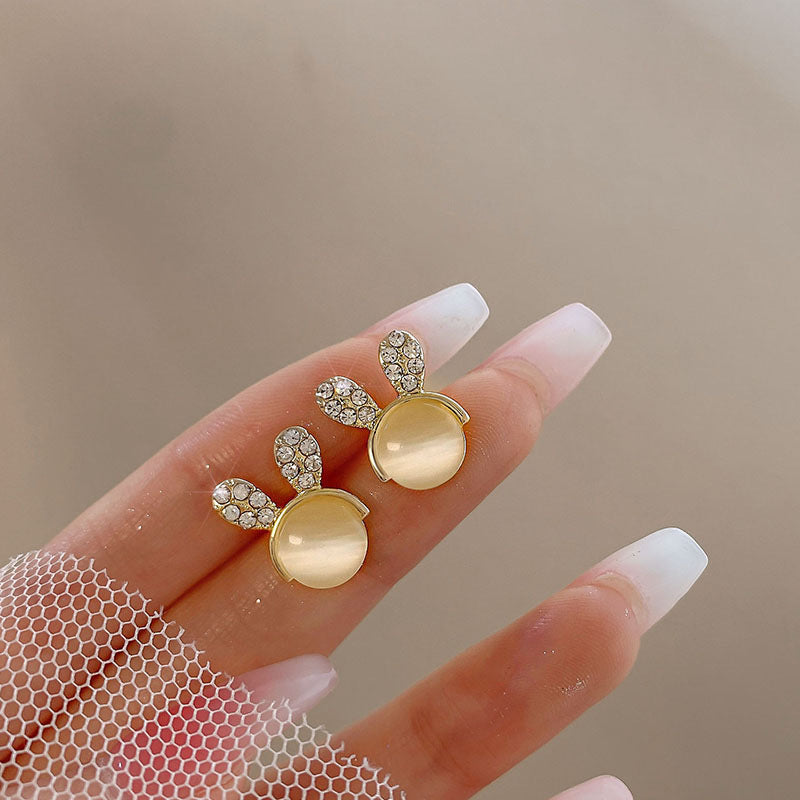 Women's Bone Niche Clips Light Luxury Elegant Stud Earrings