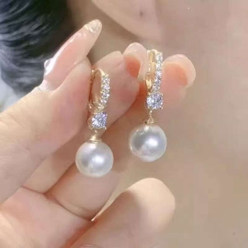 Women's Temperament Micro Inlaid Pearls Ear Clip French High-grade Light Luxury Earrings