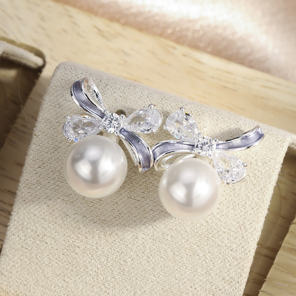 French Sweet Pearl Bow Fashion Delicate Stud Earrings