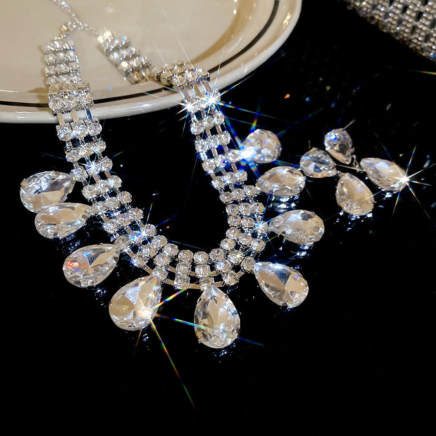 Women's Luxury Minority Clavicle Chain Palace Style Jewelry Set
