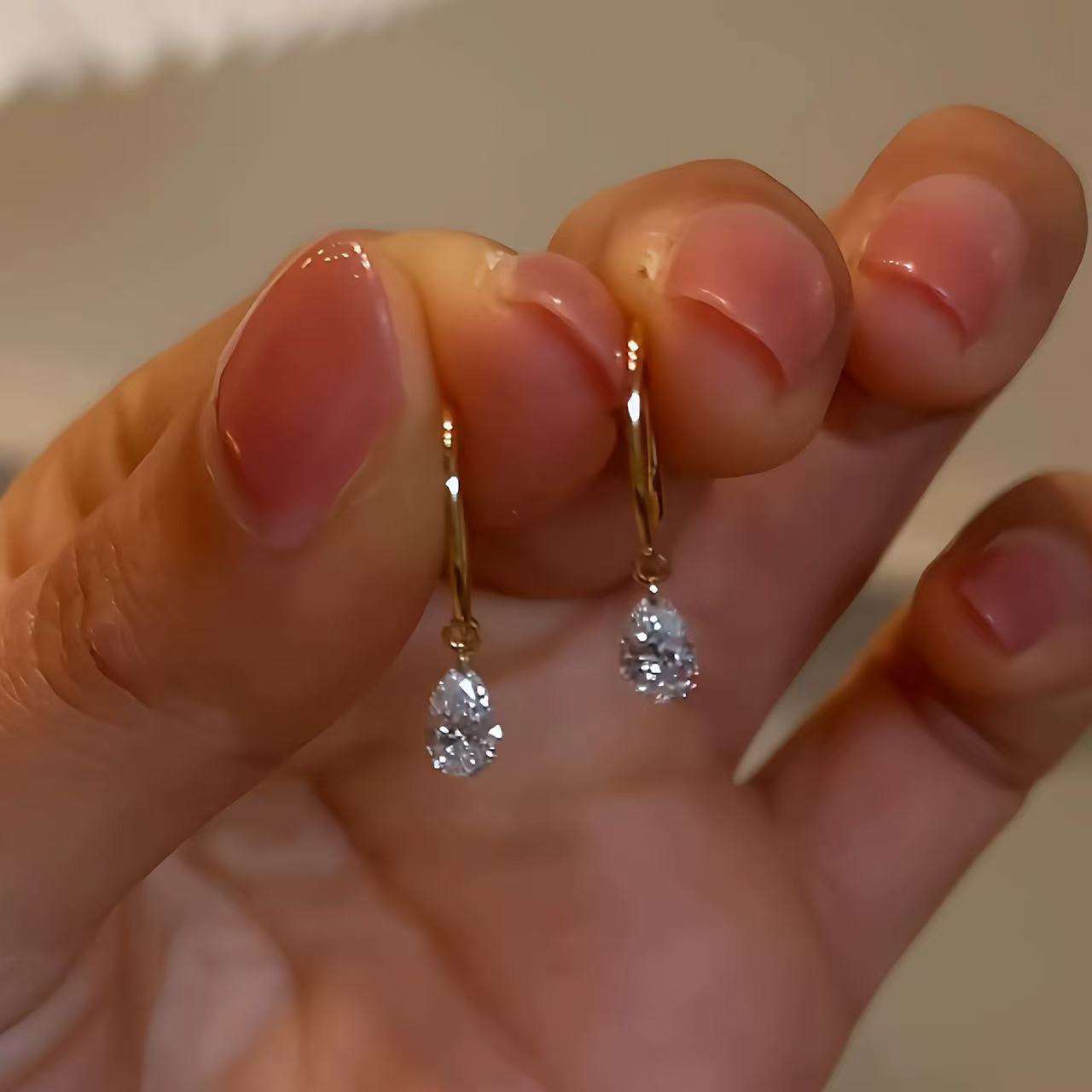 Minimalist Affordable Luxury Style Water Drop Zircon Fashion Beautiful Ear Earrings