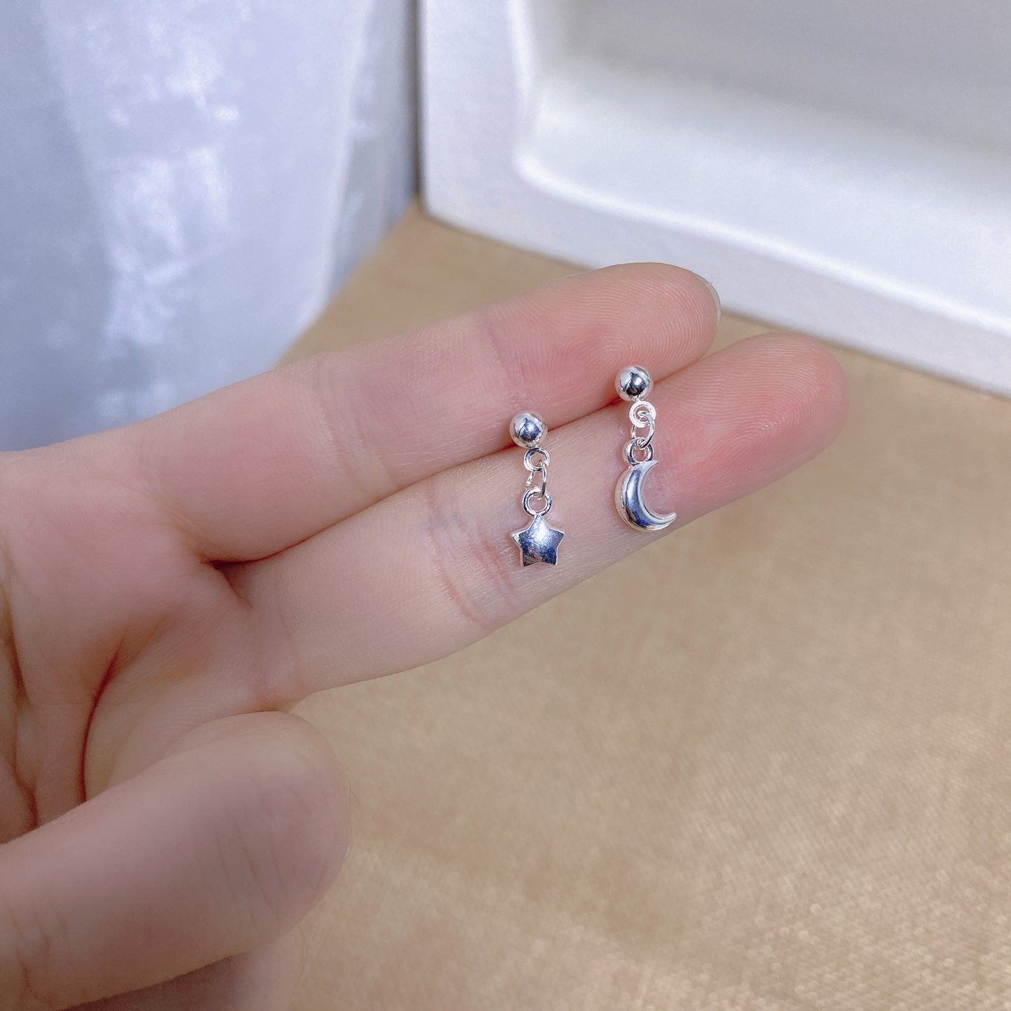 Simple Individually Packaged Exquisite Sier Bow Stud Earrings