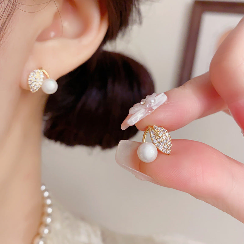 Women's Fashion Small Diamond Leaf Pearl For Niche Temperament Minimalist Earrings