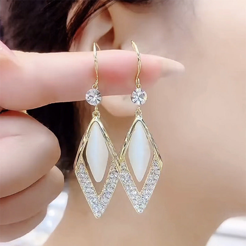High-grade Sense Geometric Diamond Female Fashion Temperament Ear Hook