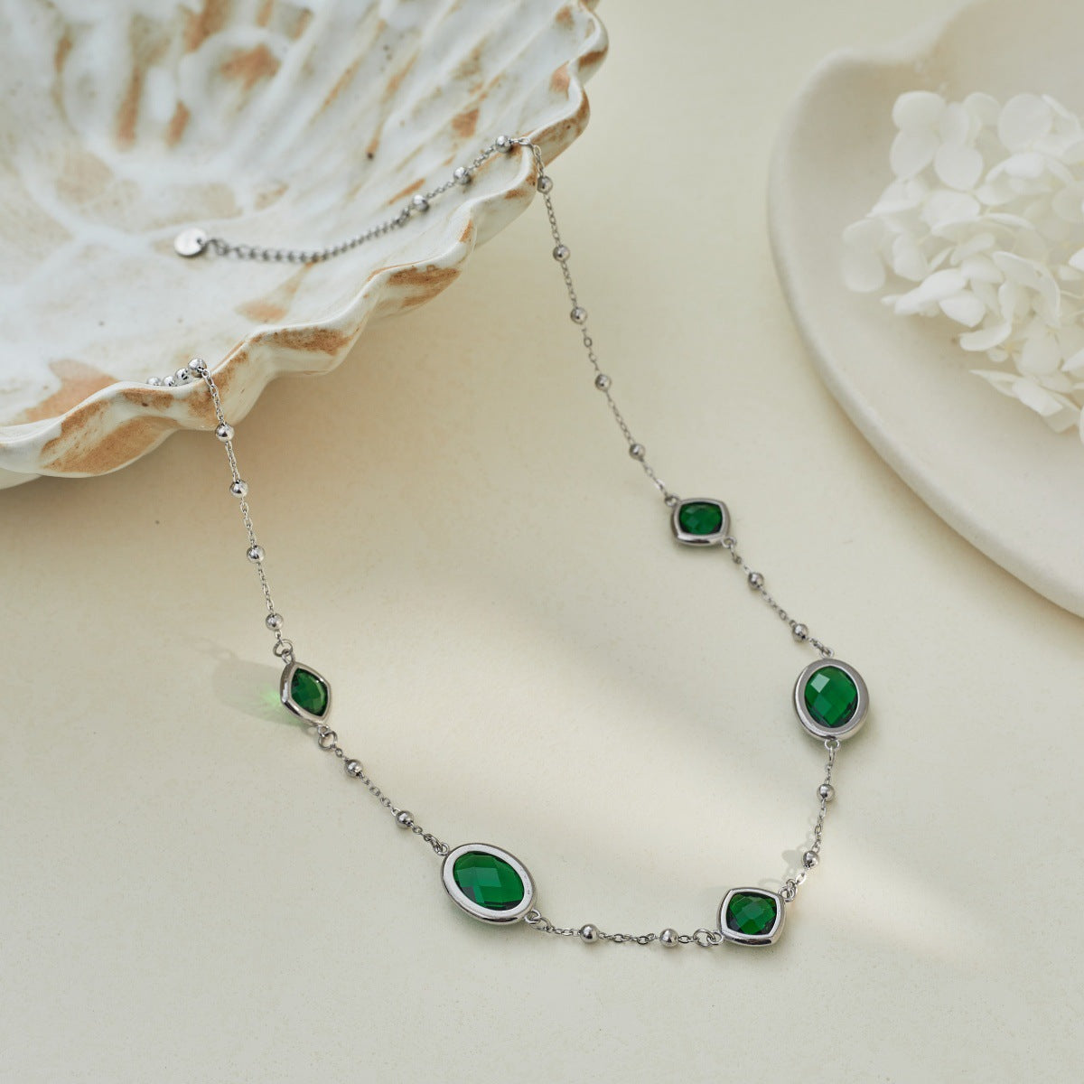 Style Gentle Colored Gems Edging Bead Clavicle Chain Niche Necklace