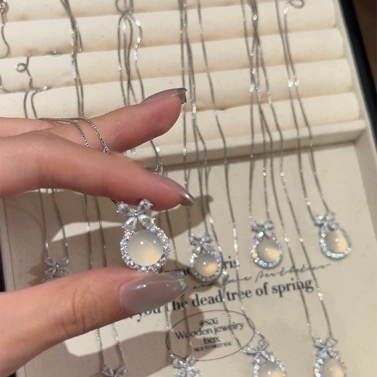 Luxury High-grade Flower Zircon Super Sweet Necklaces