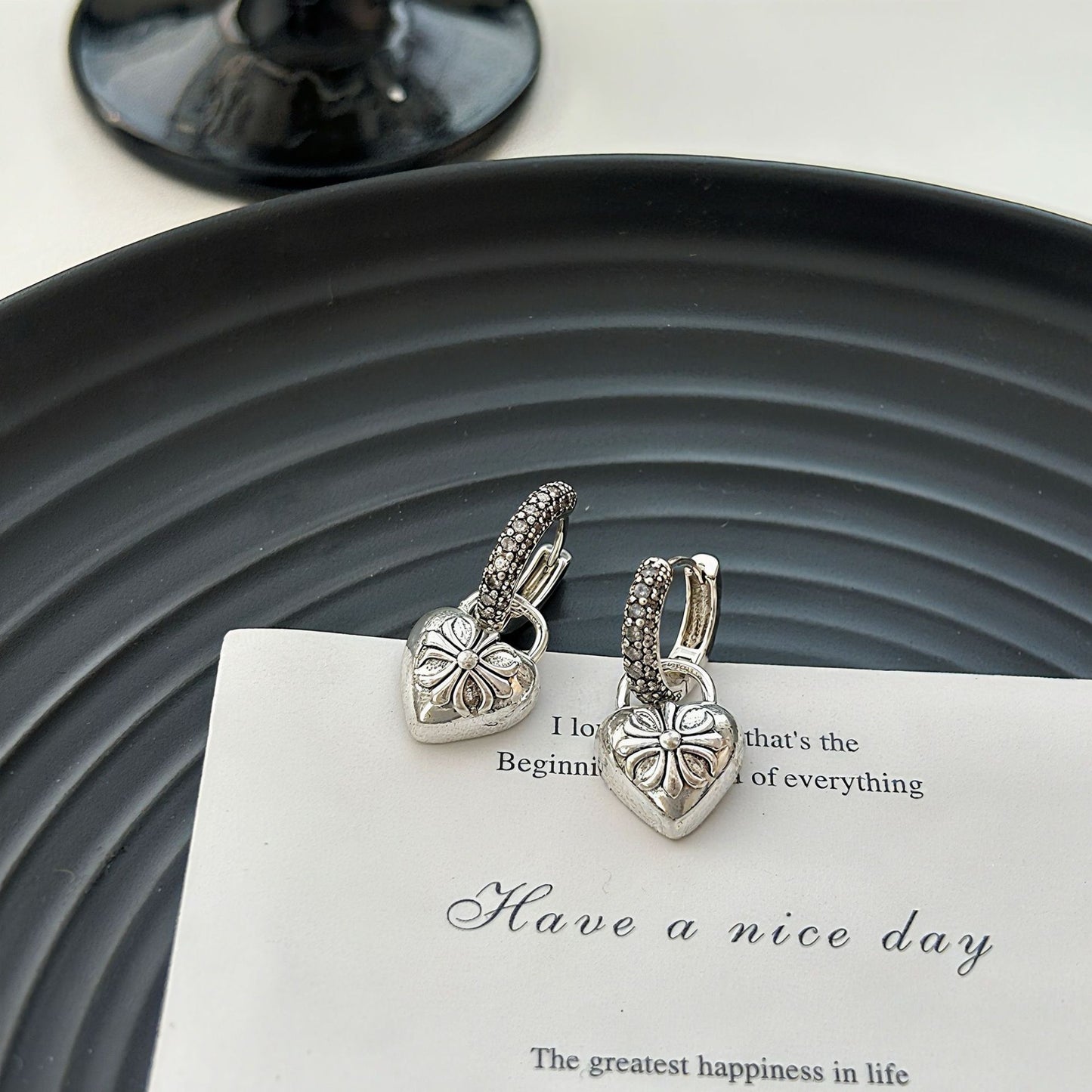 Style Flower-de-luce Heart Female Niche Design Unique Personality Retro Stud Earrings