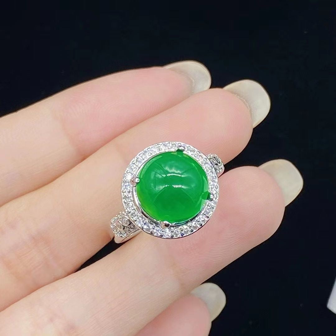 Natural Icy Positive Green Emerald Egg Surface Four Claws Inlaid Ring