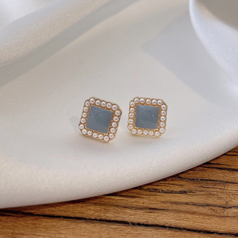 Women's Pearl Classic Style Dripping Oil Square Elegance Stud Earrings